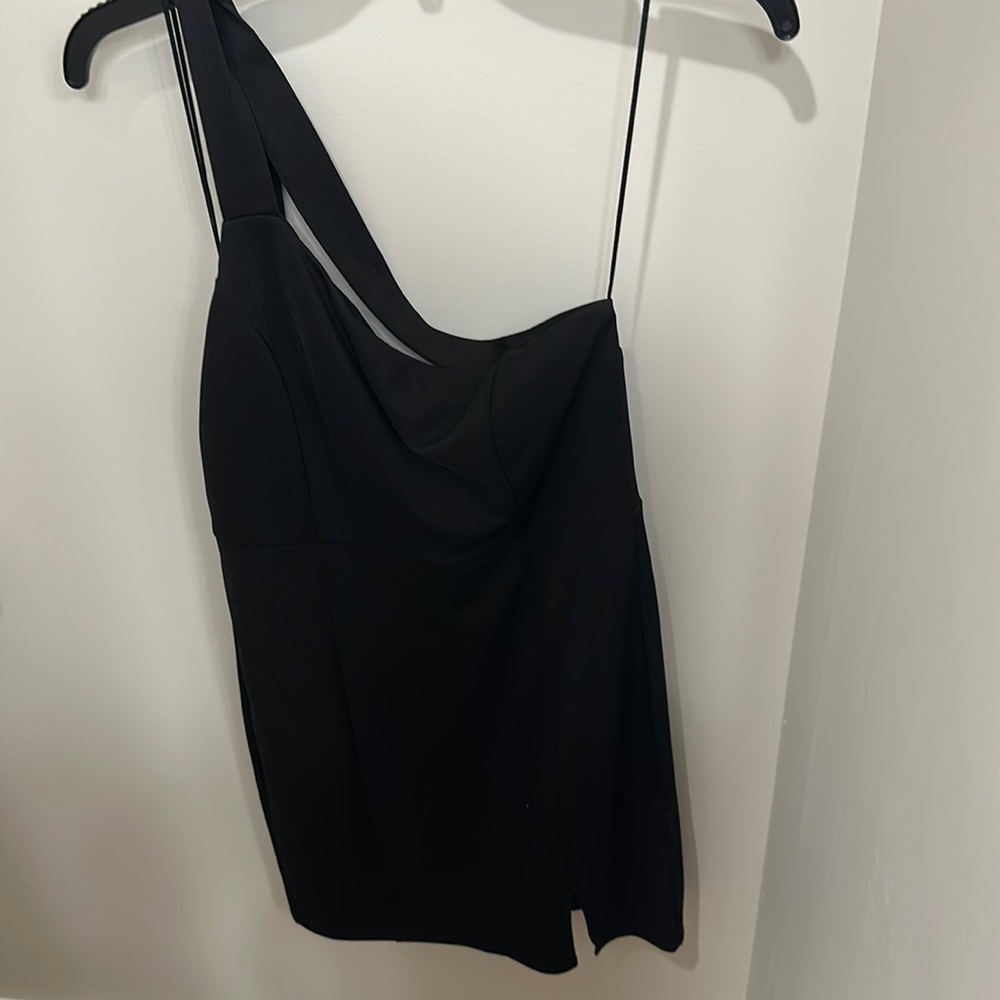 One shoulder. Black. Blue blush dress. Size M